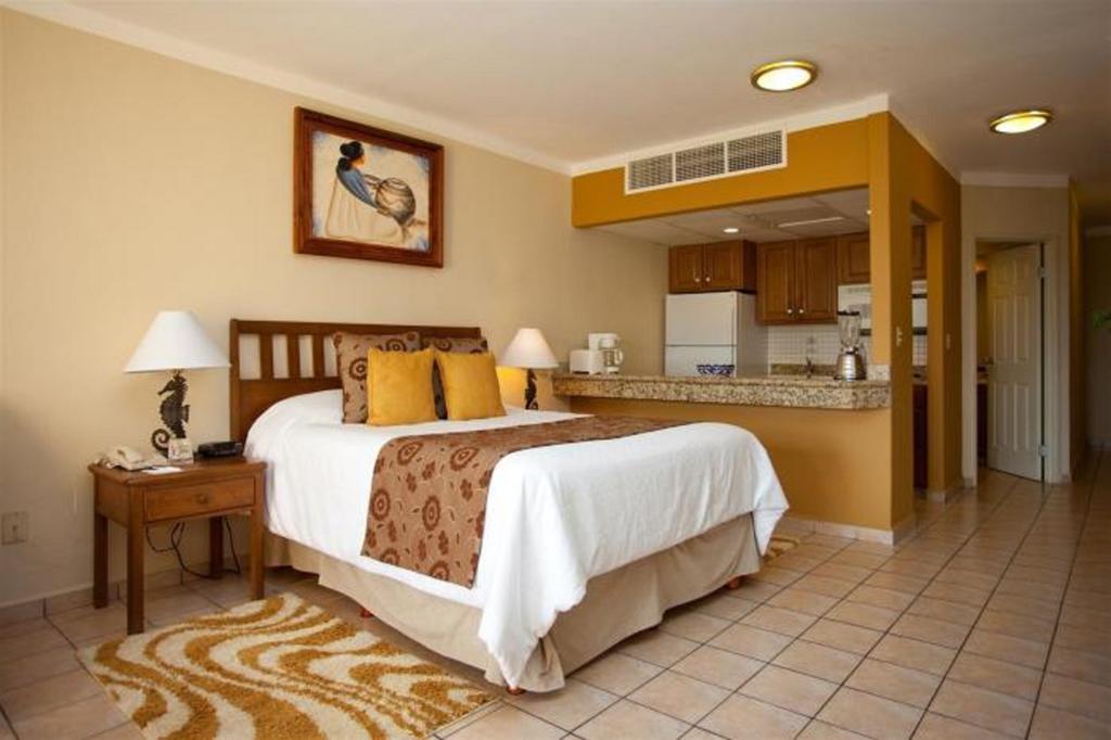 Suites At Vdp Cabo San Lucas Beach Resort And Spa Room photo